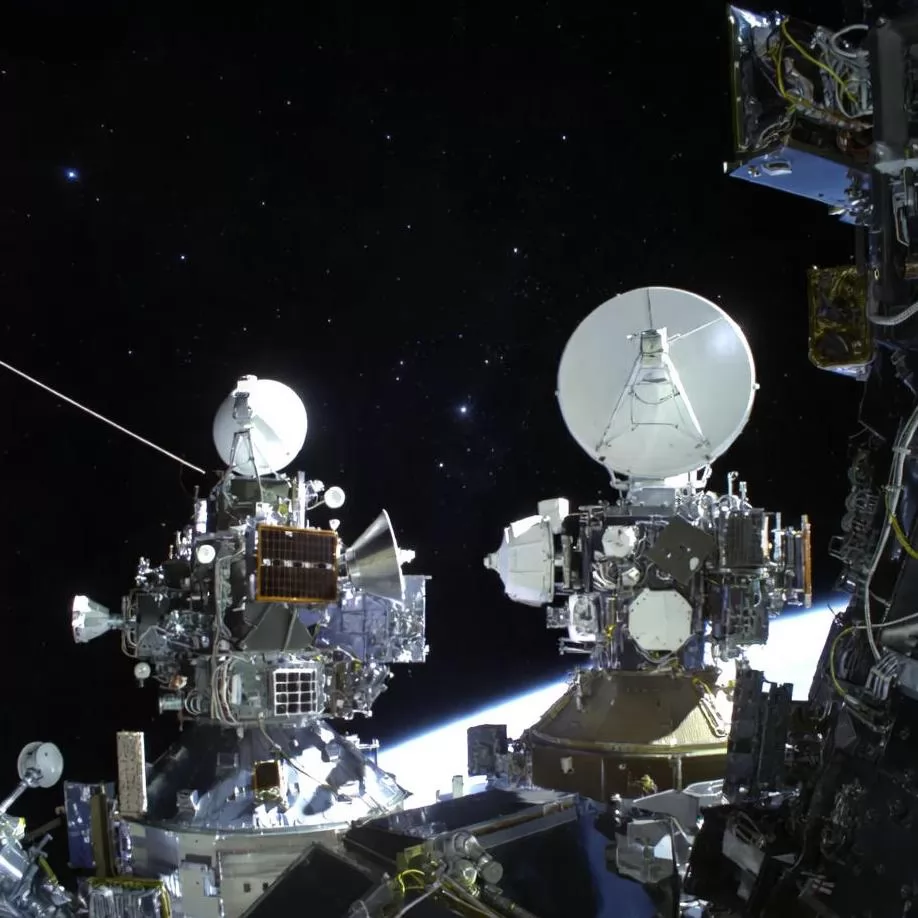 Spaceborne Ground Stations